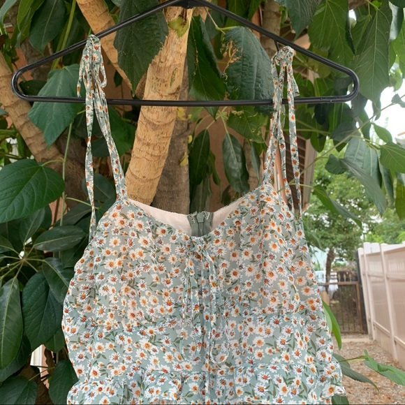 Zoey Reva green floral/ daisy dress! - Picture 2 of 7